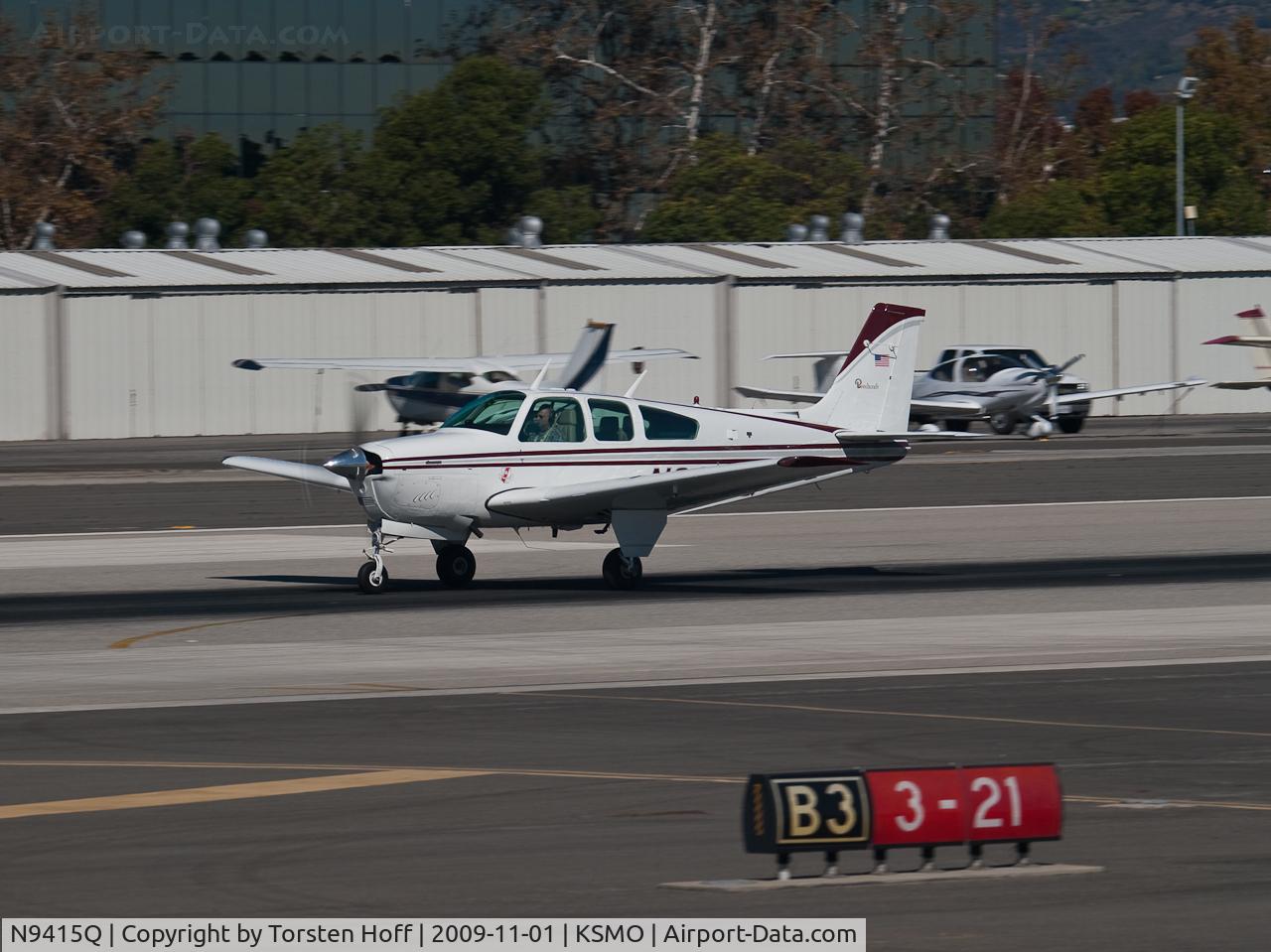 N9415Q, 1972 Beech F33A Bonanza C/N CE-362, N9415Q departing from RWY 21