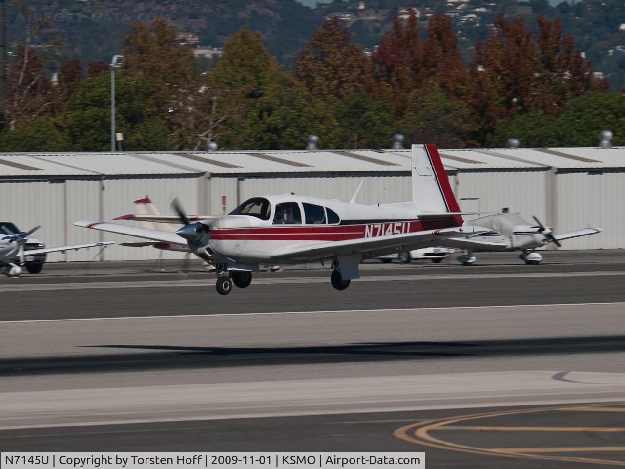 N7145U, 1964 Mooney M20E C/N 384, N7145U arriving on RWY 21