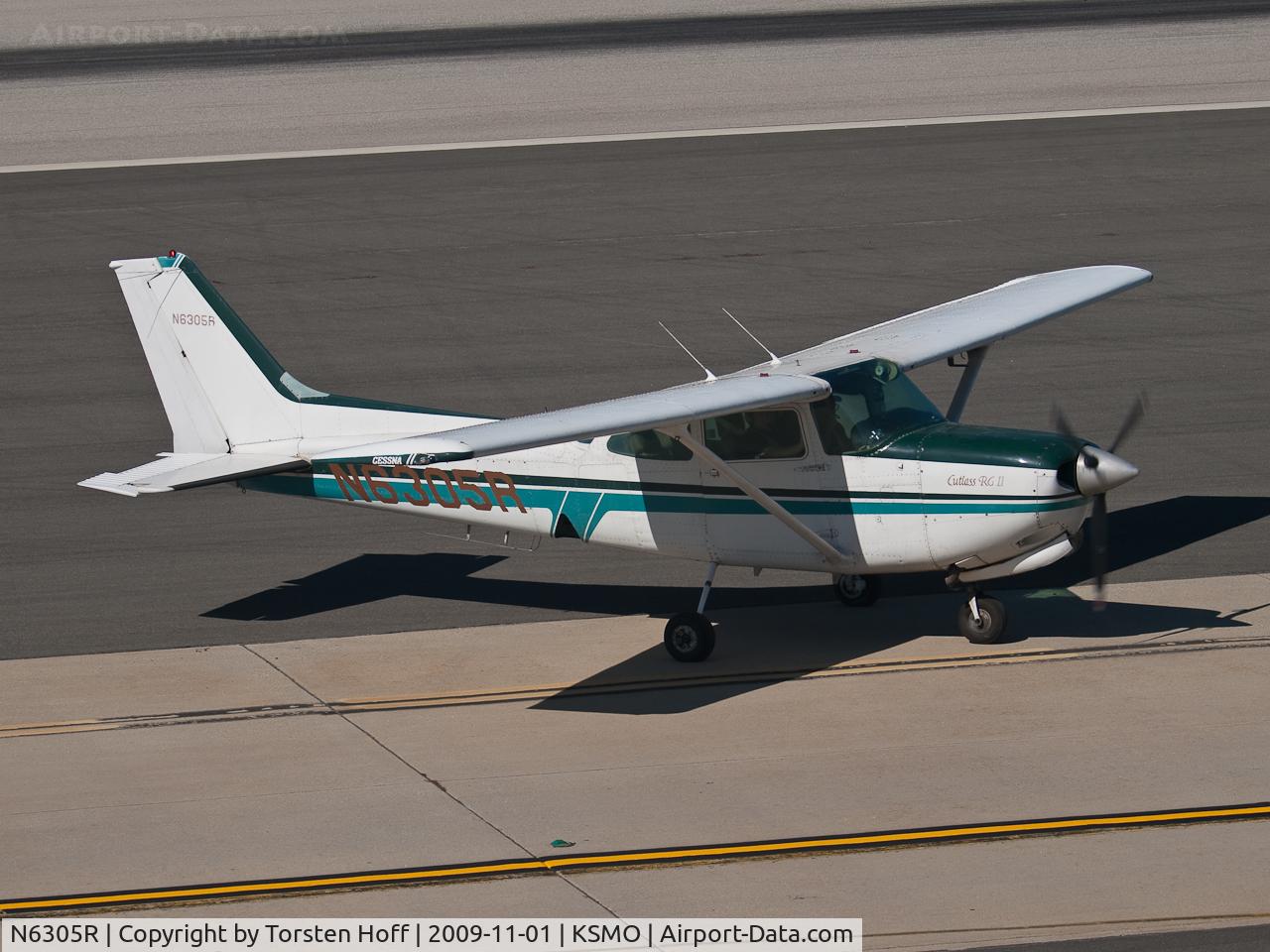 N6305R, 1979 Cessna 172RG Cutlass RG C/N 172RG0157, N6305R taxiing