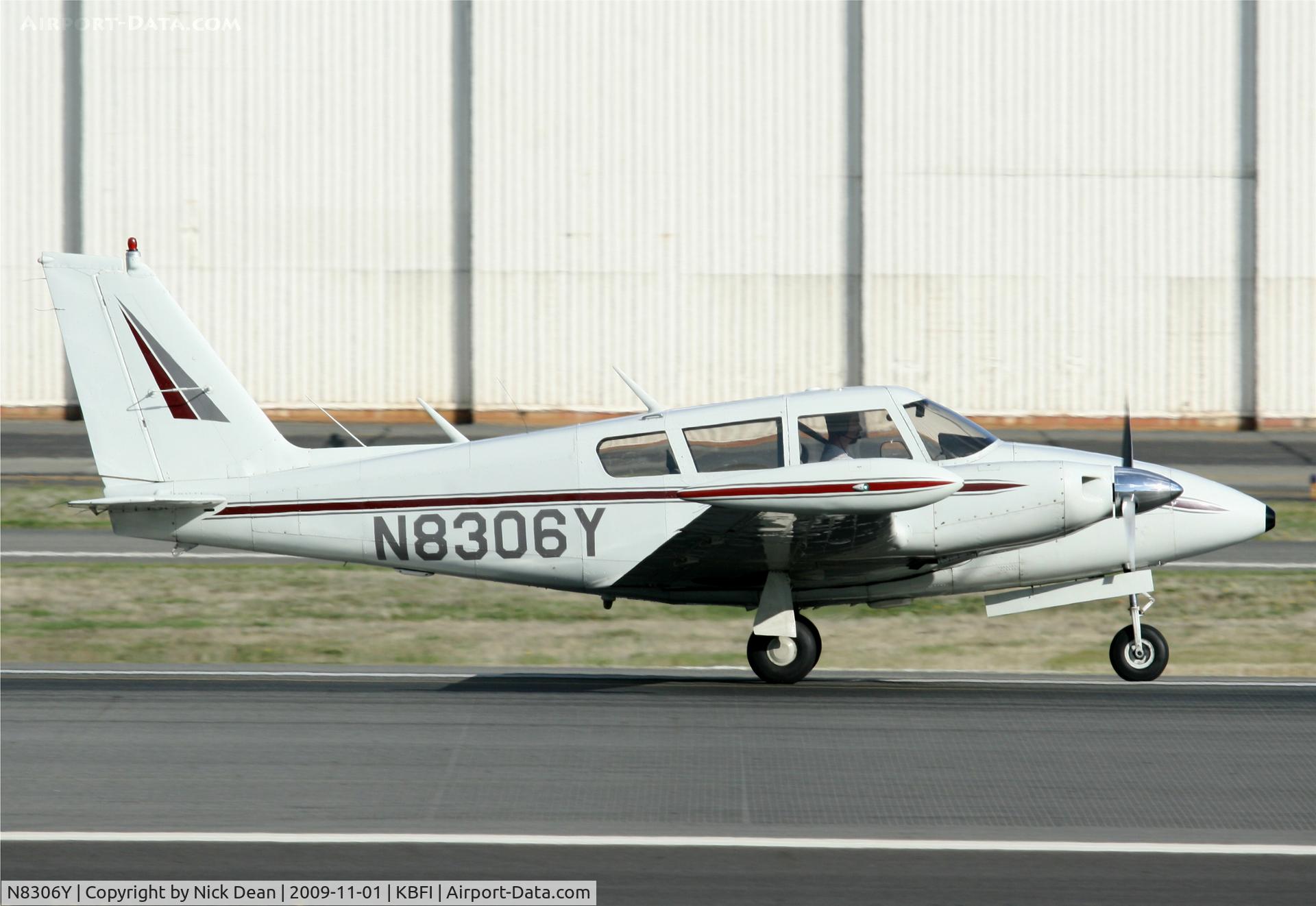 N8306Y, 1967 Piper PA-30 Twin Comanche C/N 30-1445, KBFI
