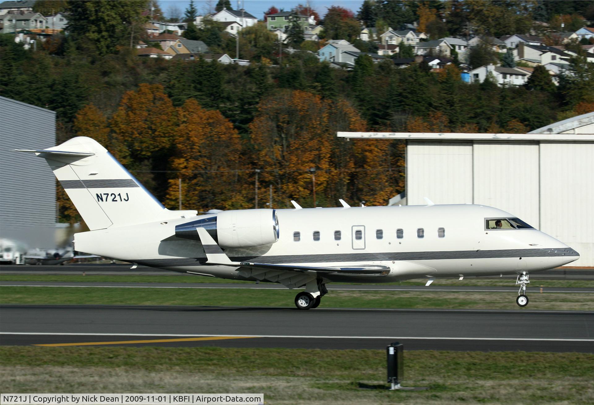 N721J, 2004 Bombardier Challenger 604 (CL-600-2B16) C/N 5590, KBFI