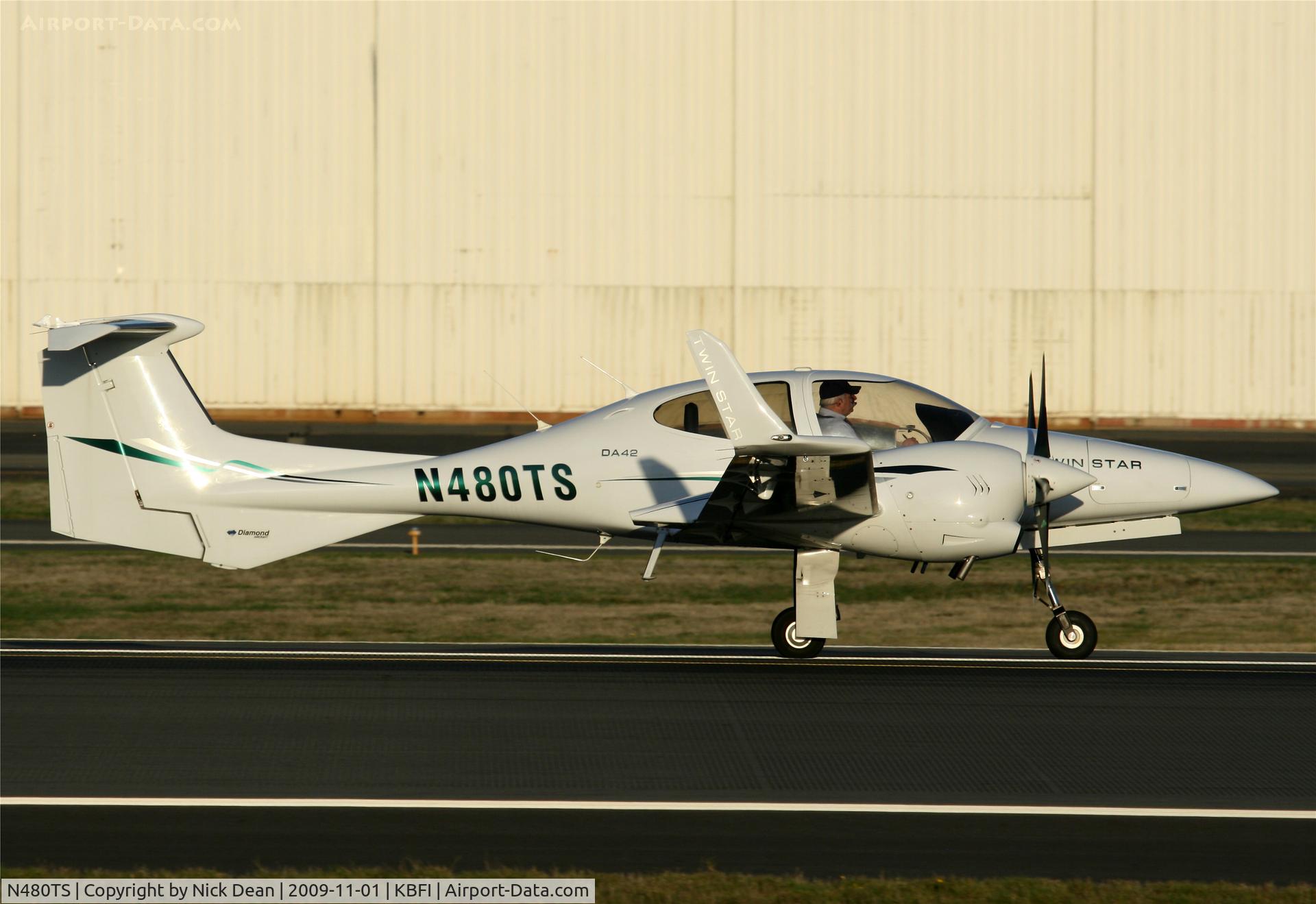 N480TS, 2007 Diamond DA-42 Twin Star C/N 42.AC080, KBFI