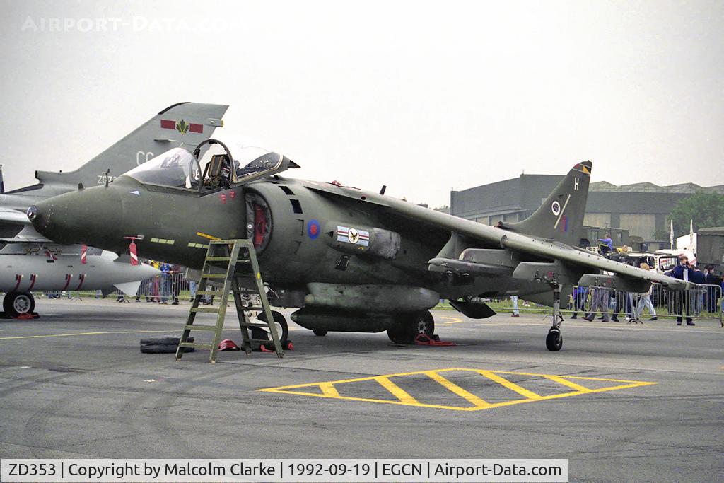 ZD353, British Aerospace Harrier GR.5 C/N P20, British Aerospace Harrier GR5 from RAF No 233 OCU, Wittering at RAF Finningley's Air Show 92