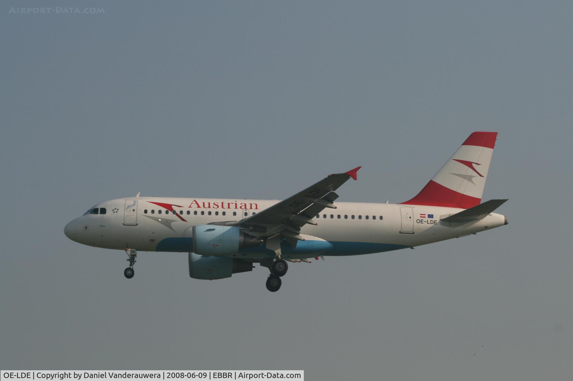 OE-LDE, 2005 Airbus A319-112 C/N 2494, arrival of flight OS351 to rwy 25L