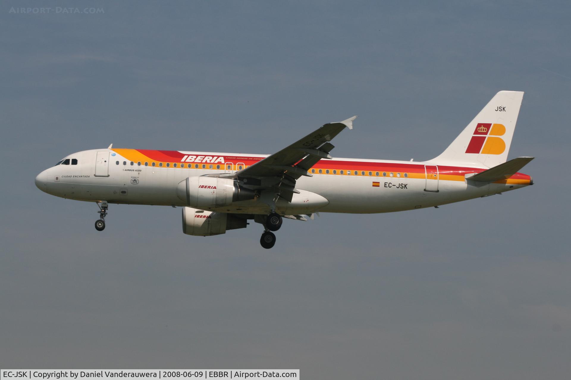 EC-JSK, 2006 Airbus A320-214 C/N 2807, arrival of flight IB3206 to rwy 25L