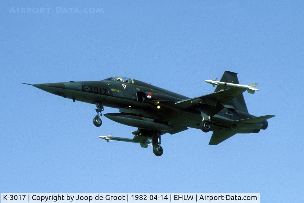 K-3017, 1970 Canadair NF-5A Freedom Fighter C/N 3017, After the Starfighter was wfu the NF-5 had to take over QRA duties for a while. Later that year the F-16 became operational. The Freedom Fighters with sidewinders were just seen for a very brief periode.