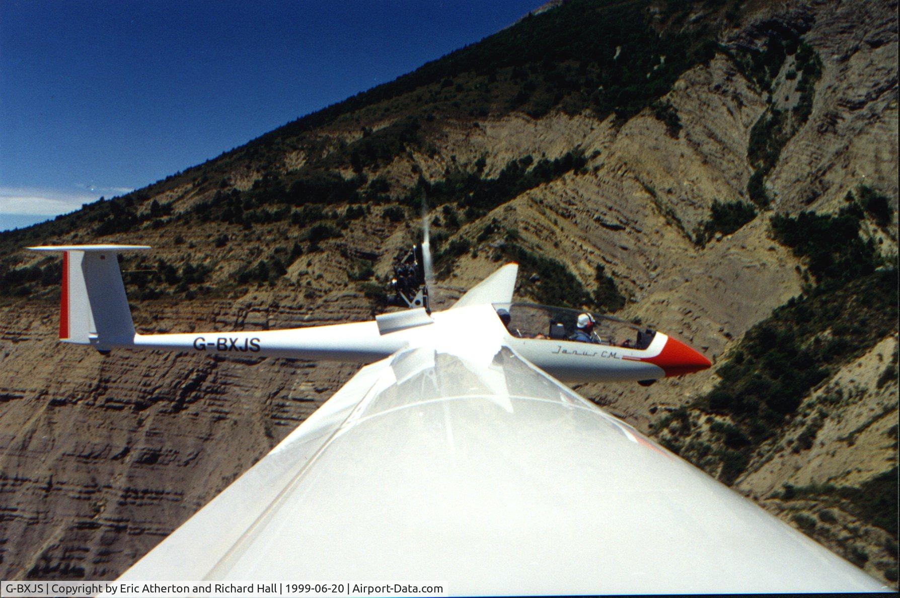 G-BXJS, 1990 Schempp-Hirth Janus CM C/N 35, Just after take off from Aspres-sur-Bueche French Alps