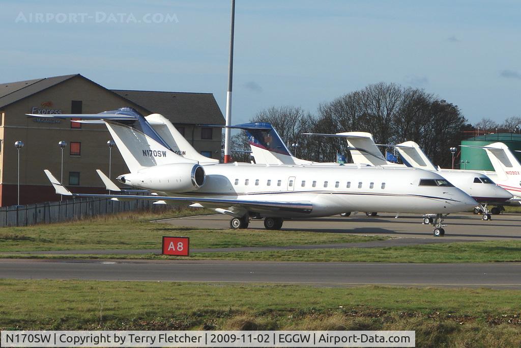 N170SW, 1999 Bombardier BD-700-1A10 Global Express C/N 9042, Global Express at Luton