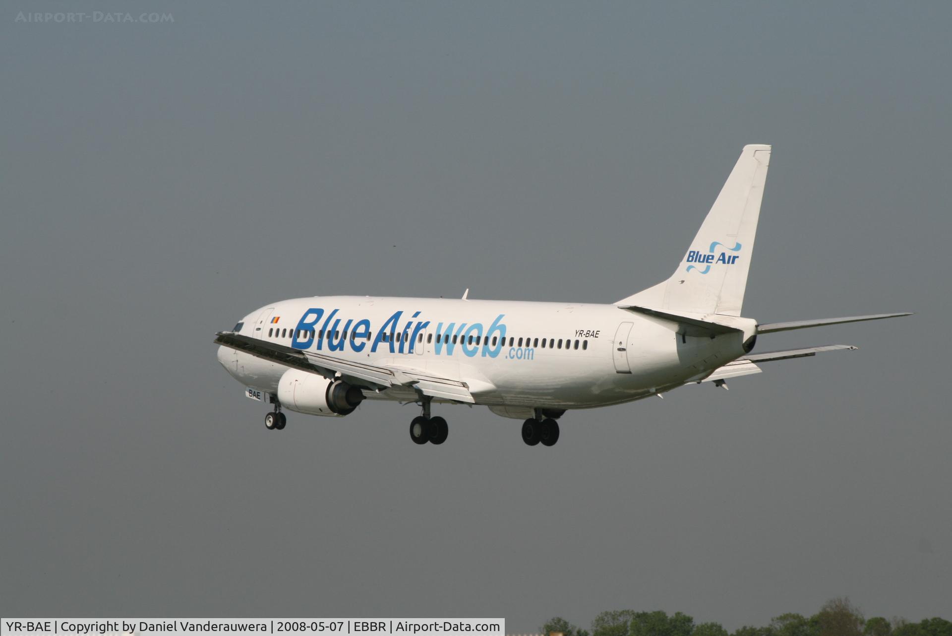 YR-BAE, 1997 Boeing 737-46N C/N 28723, Flight JOR123 is descending to rwy 25L