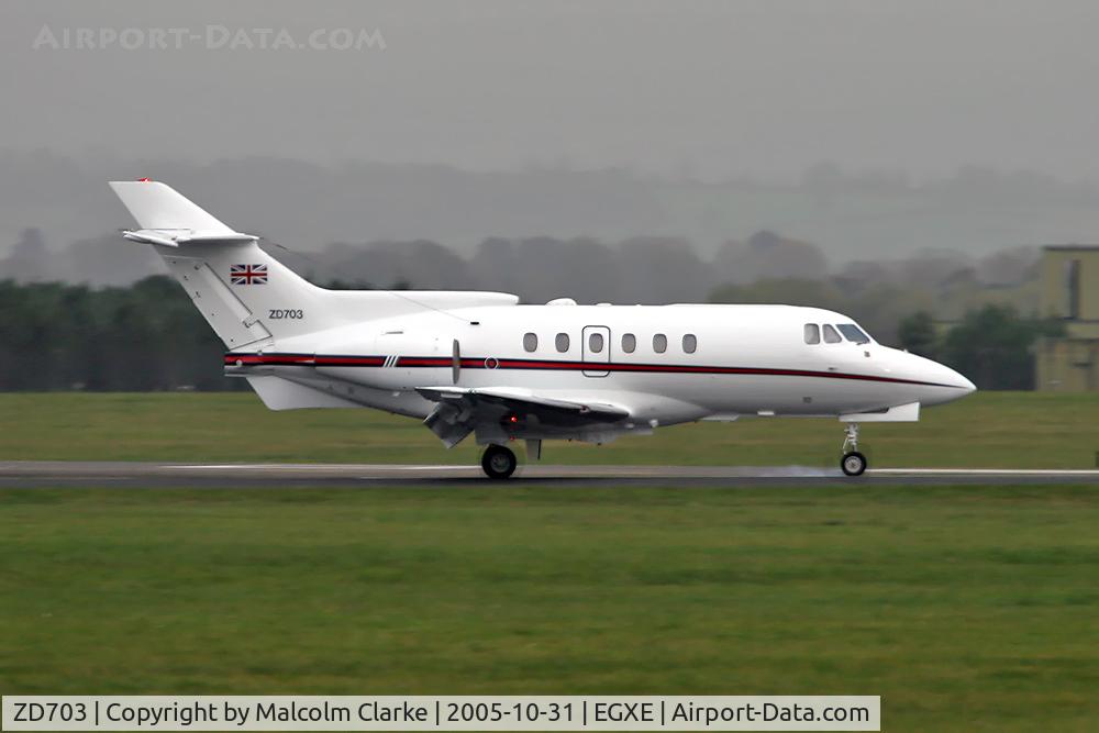 ZD703, British Aerospace BAe-125 CC.3 C/N 257183, British Aerospace BAe 125-CC3 lands at RAF Leeming prior to the ceremony for the disbanding of 11 Sqn in October 2005.