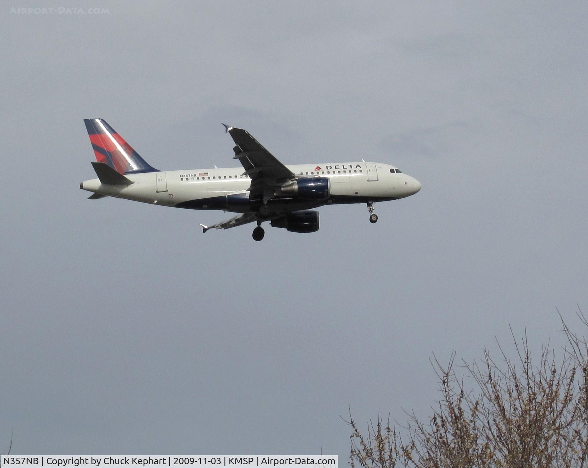 N357NB, 2002 Airbus A319-114 C/N 1875, KMSP Final 12R