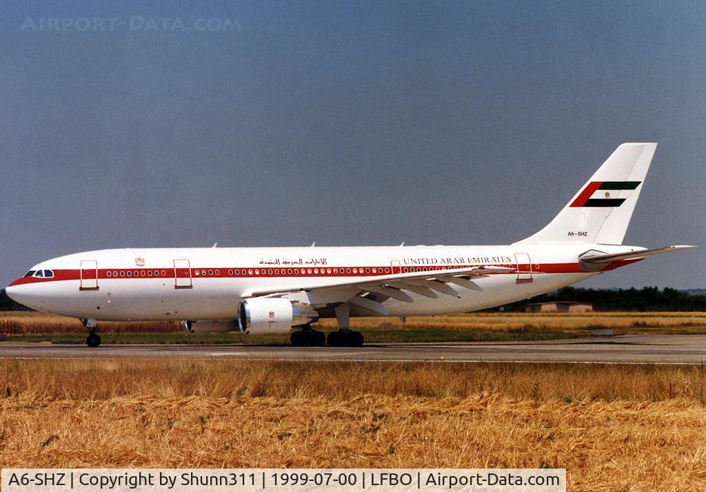 A6-SHZ, 1985 Airbus A300B4-620 C/N 354, Taxiing rwy 14R for departure...