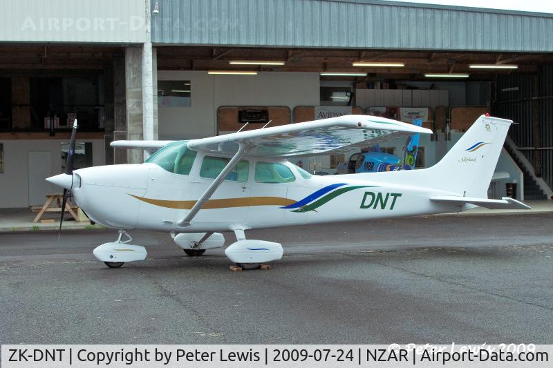 ZK-DNT, Cessna 172M C/N 17262406, B C Mischewski, Tauranga