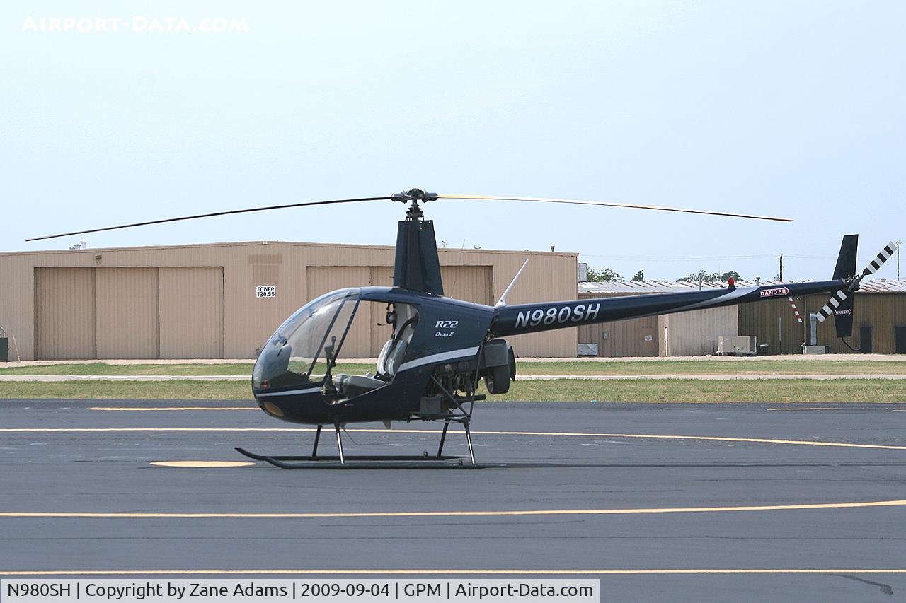 N980SH, 2006 Robinson R22 Beta C/N 4076, At Grand Prairie Municipal