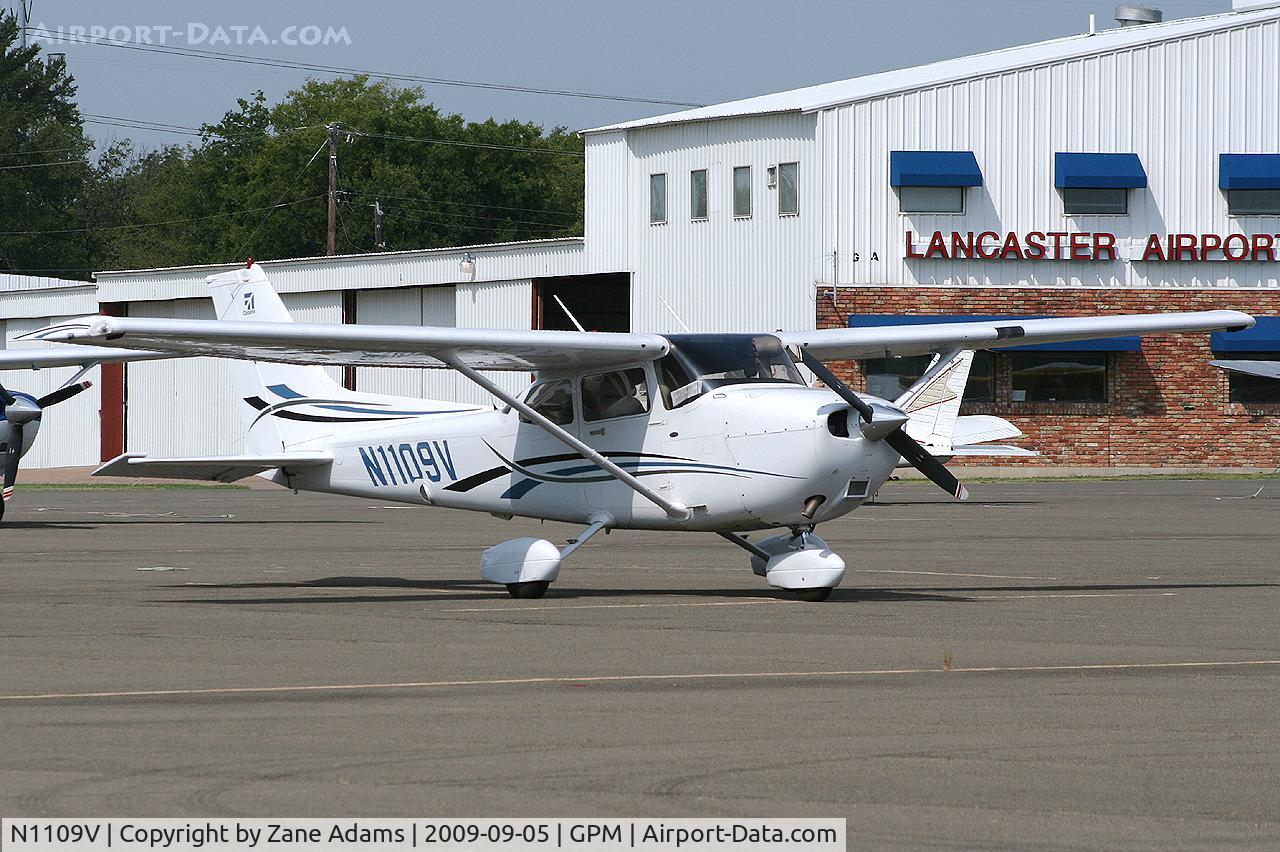 N1109V, 2006 Cessna 172S C/N 172S10311, At Grand Prairie Municipal