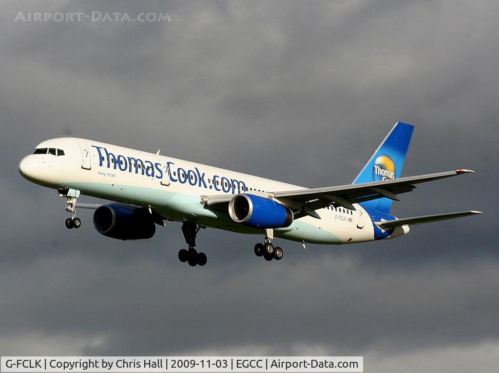 G-FCLK, 1993 Boeing 757-2Y0 C/N 26161, making an emergency landing on one engine after an engine fire