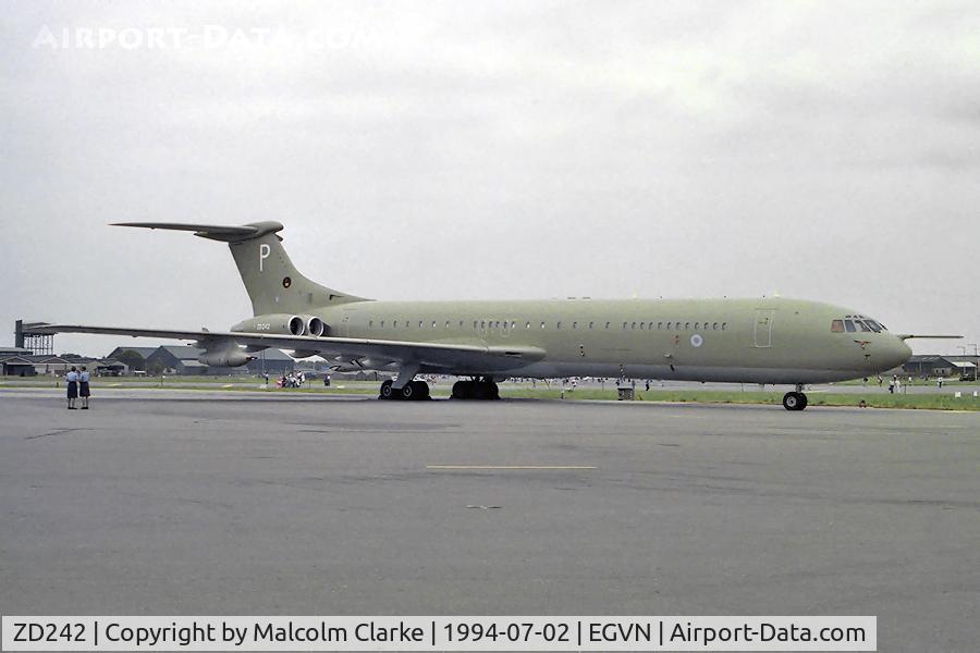 ZD242, 1968 Vickers VC10 K.4 C/N 866, Vickers VC-10 at RAF Brize Norton in 1994.