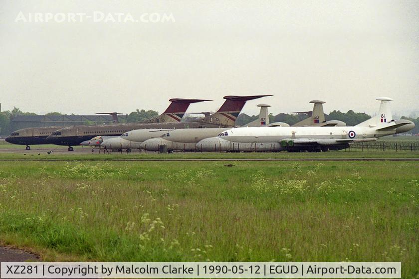 XZ281, British Aerospace Nimrod AEW.3 C/N 8043, British Aerospace Nimrod AEW3. Together with XZ280 & XZ287 in the storage area at RAF Abingdon in 1990. Also seen are 5 ex British Airways Super VC10's, G-ASGA, GG, GL, GM & GP, later converted to K4 variants to serve with the RAF in 101 Sq.