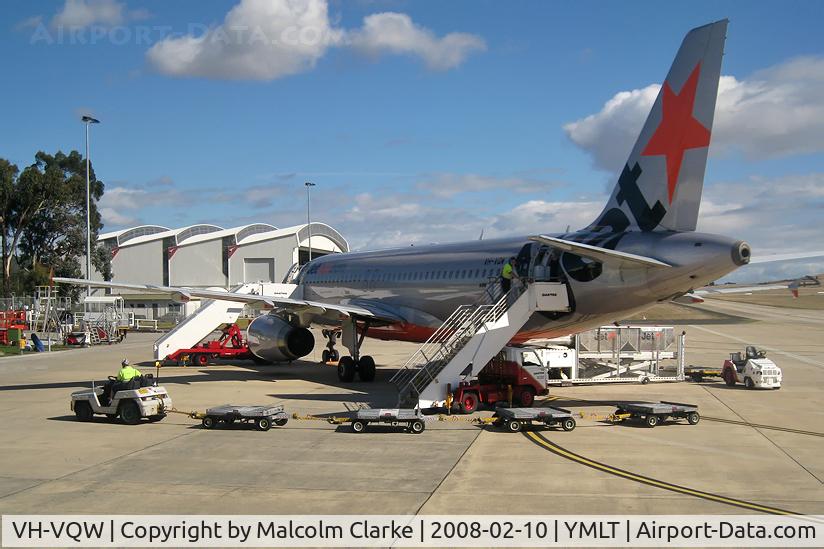 VH-VQW, 2004 Airbus A320-232 C/N 2329, Airbus A320-232 at Launceston Airport, Tasmania.