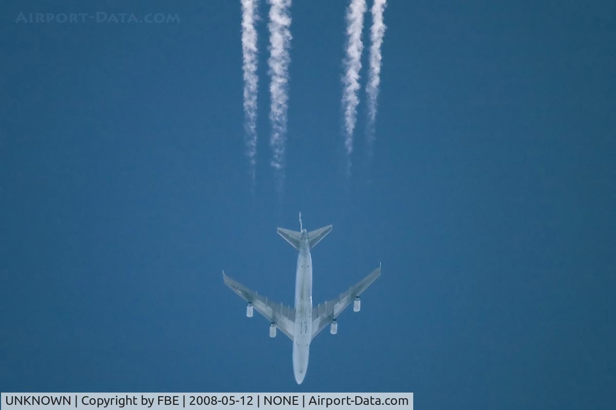 UNKNOWN, Contrails Various C/N Unknown, Cathay Pacific B747-400 cruising high