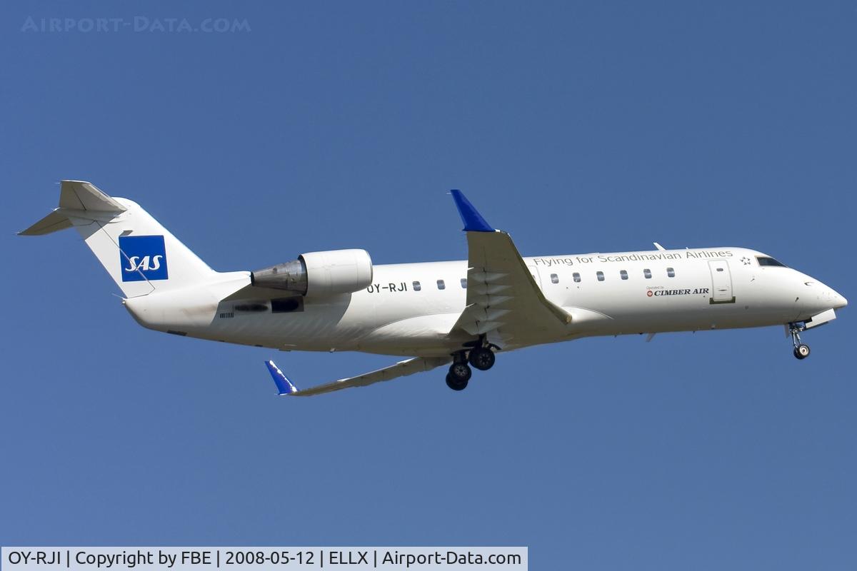 OY-RJI, 1995 Canadair CRJ-100LR (CL-600-2B19) C/N 7093, departing Luxemburg via RW06
