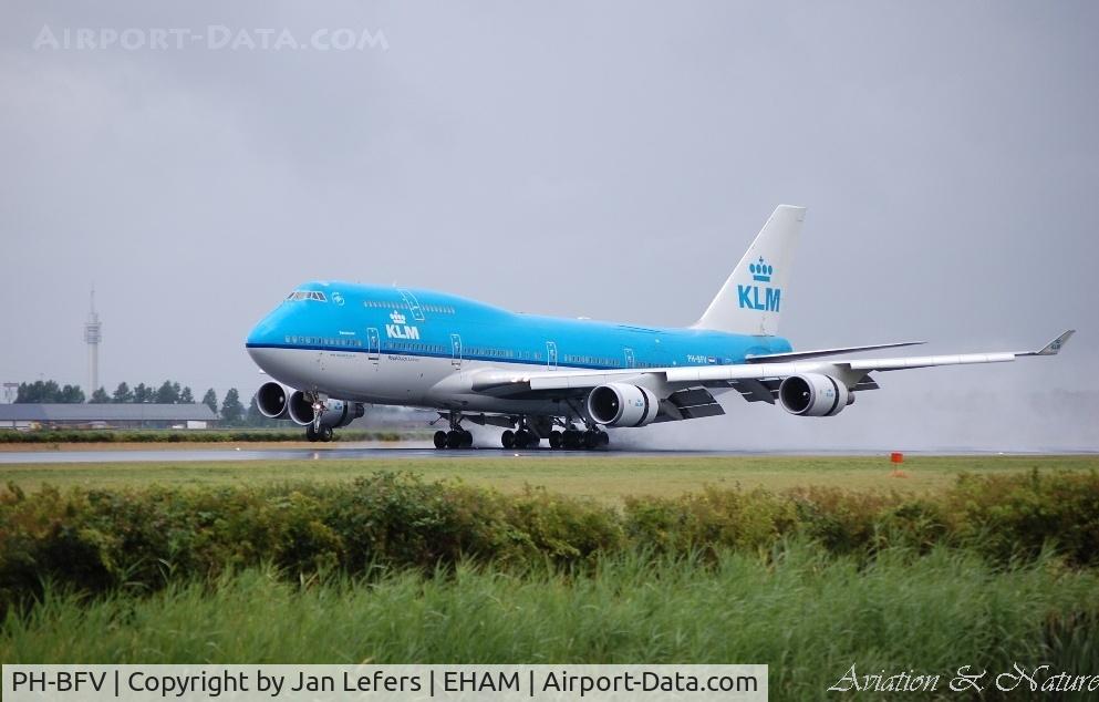 PH-BFV, 1999 Boeing 747-406BC C/N 28460, Landing in bad Wether