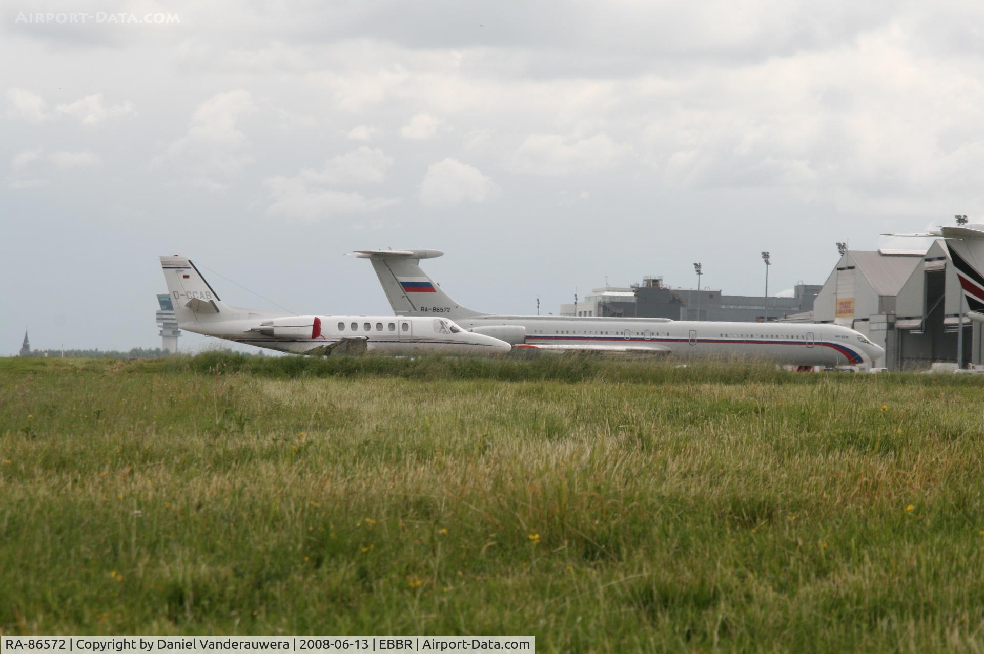 RA-86572, 1993 Ilyushin Il-62M C/N 3154624, parked on General Aviation apron