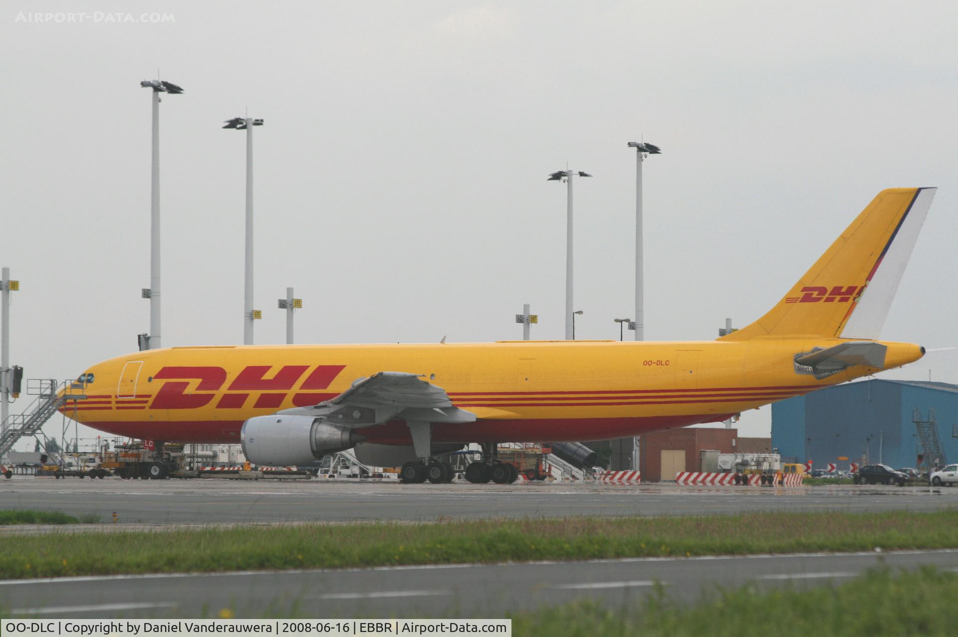 OO-DLC, 1981 Airbus A300B4-203F C/N 152, parked on DHL apron