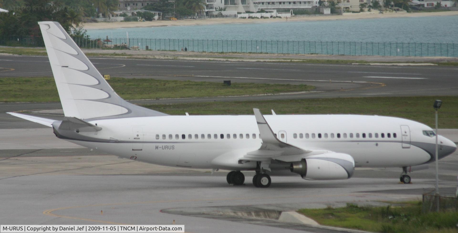 M-URUS, 2005 Boeing 737-7GC BBJ C/N 34622, awaiting it's next flight