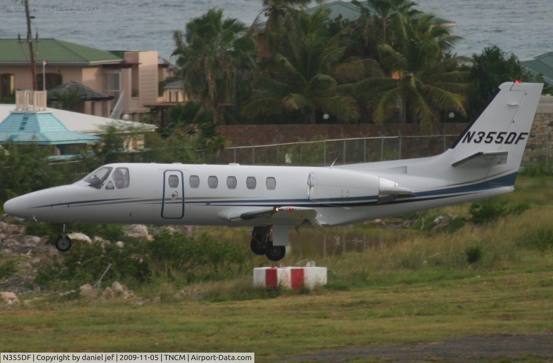 N355DF, 2001 Cessna 550 Citation Bravo C/N 550-1004, over the tresh hold