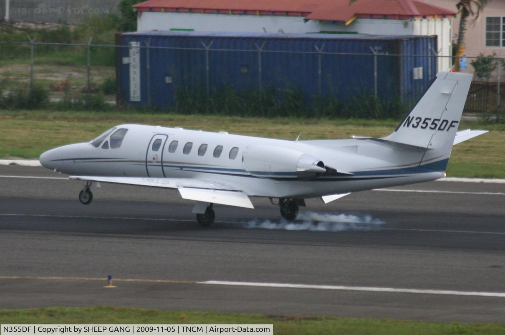 N355DF, 2001 Cessna 550 Citation Bravo C/N 550-1004, touch down at tncm