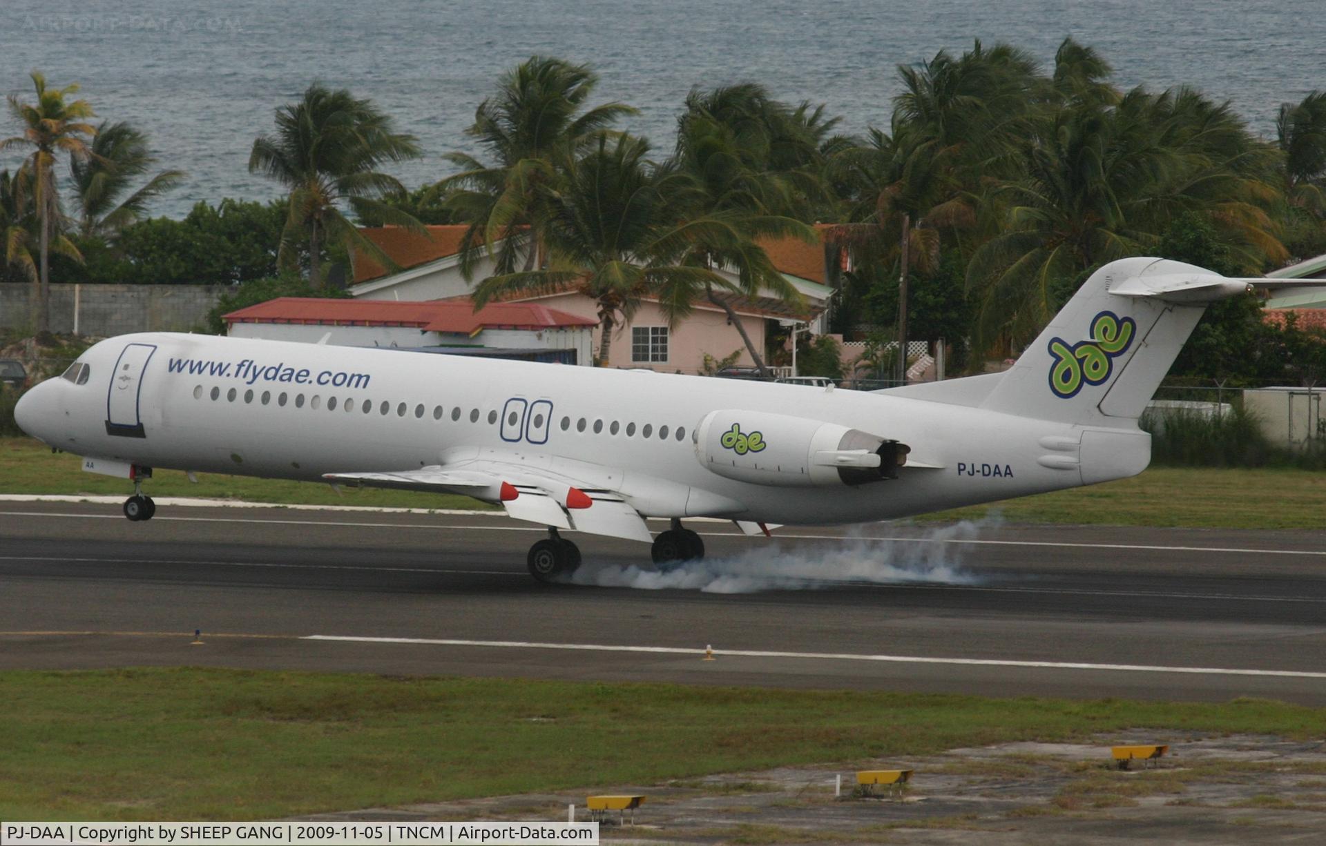 PJ-DAA, 1990 Fokker 100 (F-28-0100) C/N 11310, Touch down