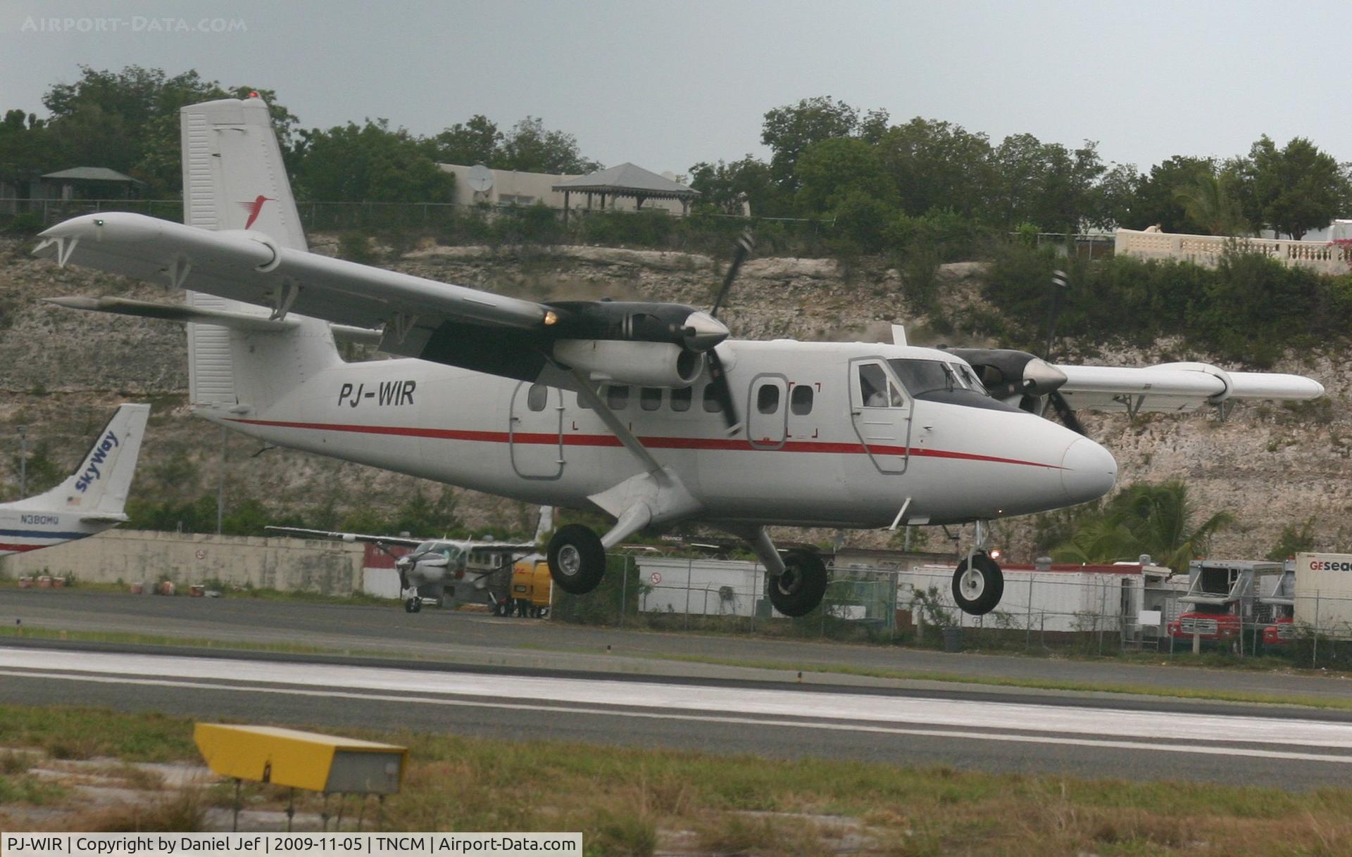PJ-WIR, 1975 De Havilland Canada DHC-6-300 Twin Otter C/N 476, pj-wir