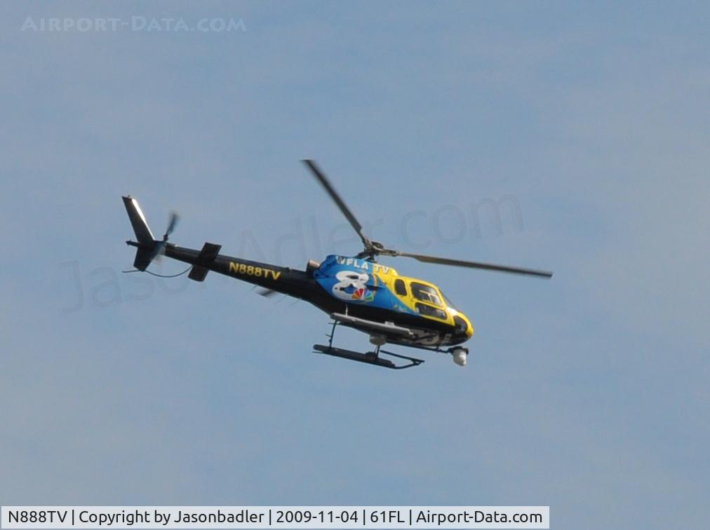 N888TV, 1978 Aerospatiale AS-350B Ecureuil C/N 2007, N888TV circling downtown tampa florida.