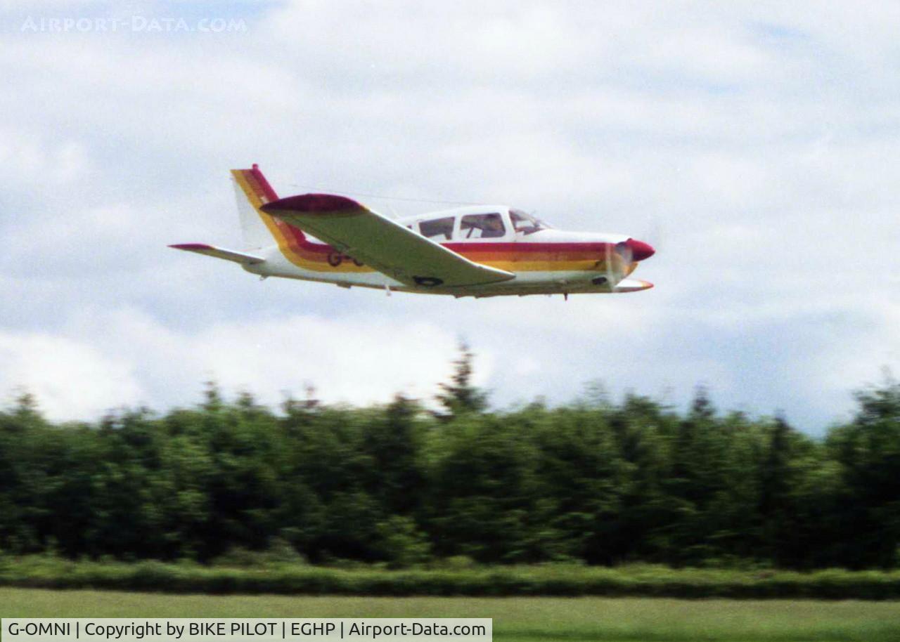 G-OMNI, 1973 Piper PA-28R-200-2 Cherokee Arrow II C/N 28R-7335130, POPHAM 1985. OWNED BY OMNIGRAPHICS NOW WITH COTSWOLD AVIATION SERVICES, PREV. REG. G-BAWA