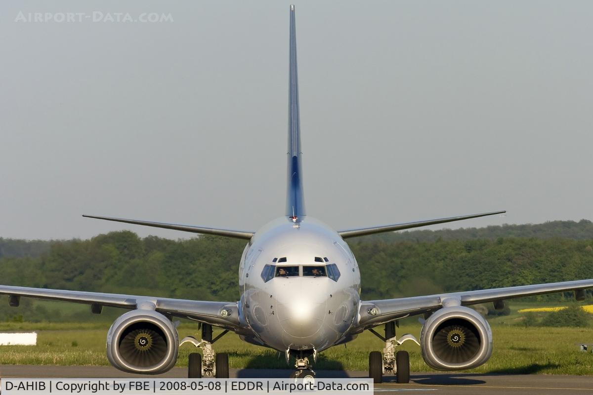 D-AHIB, 1999 Boeing 737-73S C/N 29083, taxying to the stand