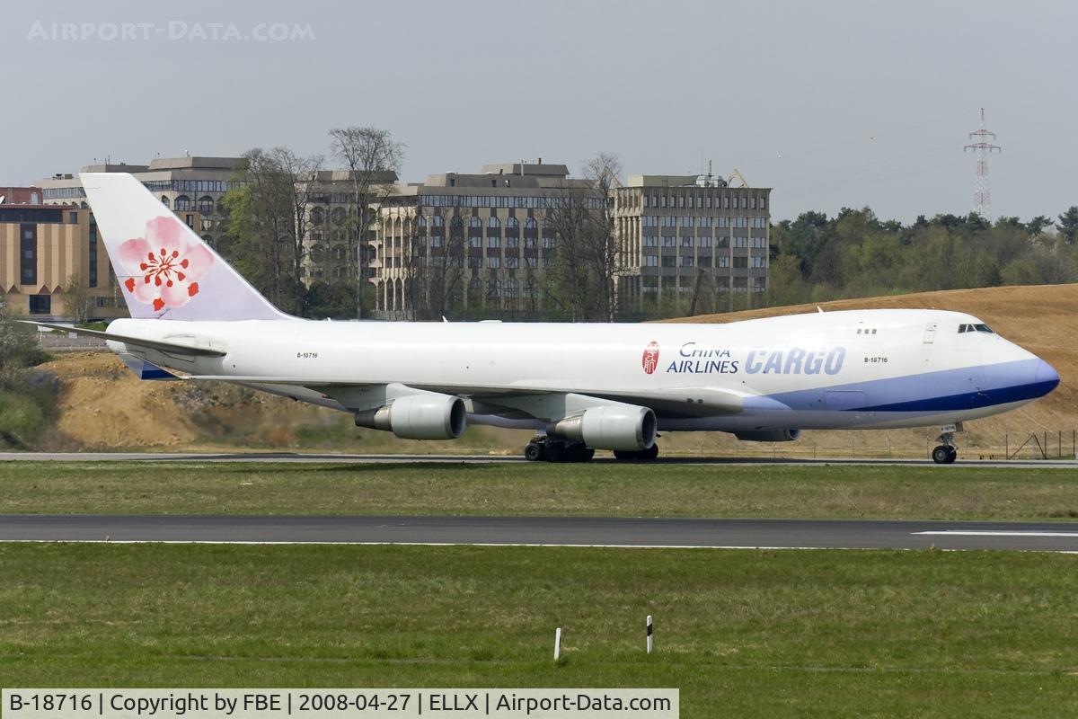 B-18716, 2003 Boeing 747-409F/SCD C/N 33732, taxying to the cargo center at Findel