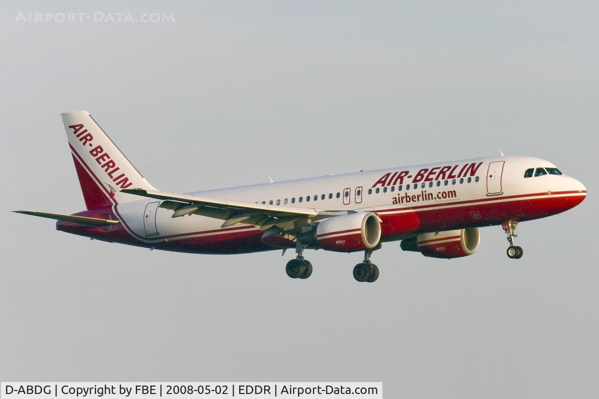 D-ABDG, 1999 Airbus A320-214 C/N 2835, short final RW27