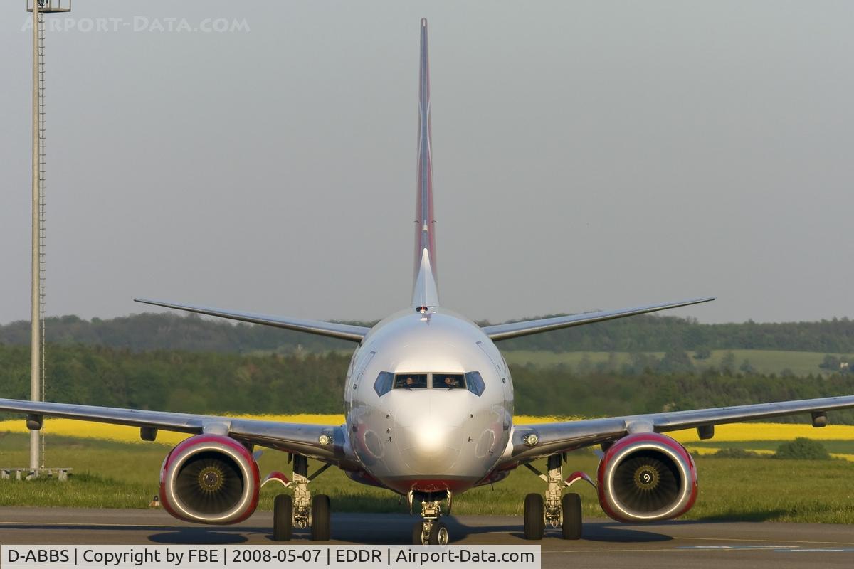 D-ABBS, 2001 Boeing 737-76N C/N 28654, taxying to the stand