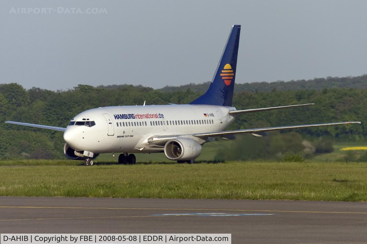 D-AHIB, 1999 Boeing 737-73S C/N 29083, taxying to the stand
