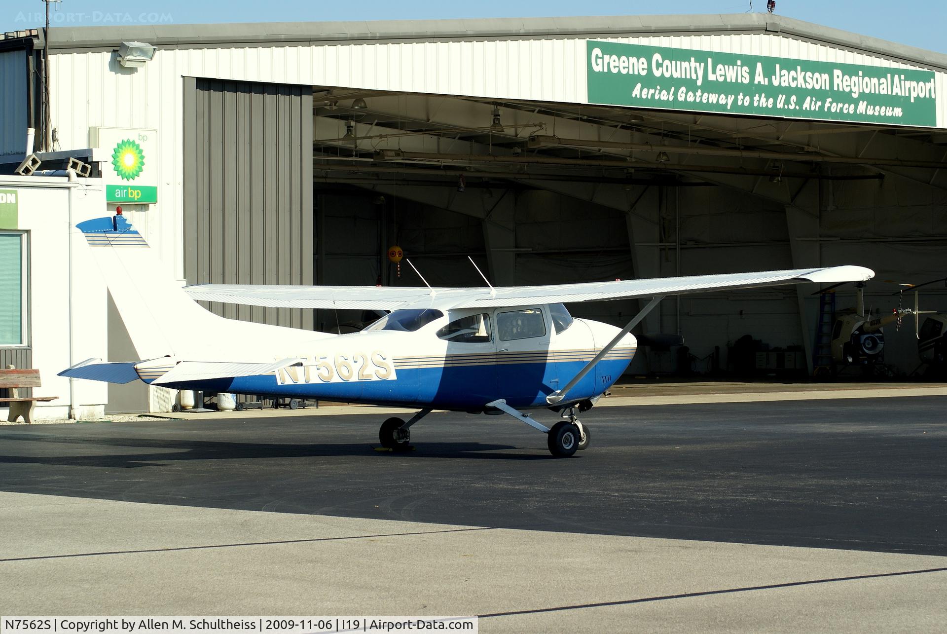 N7562S, 1976 Cessna 182Q Skylane C/N 18265211, 1976 C182Q