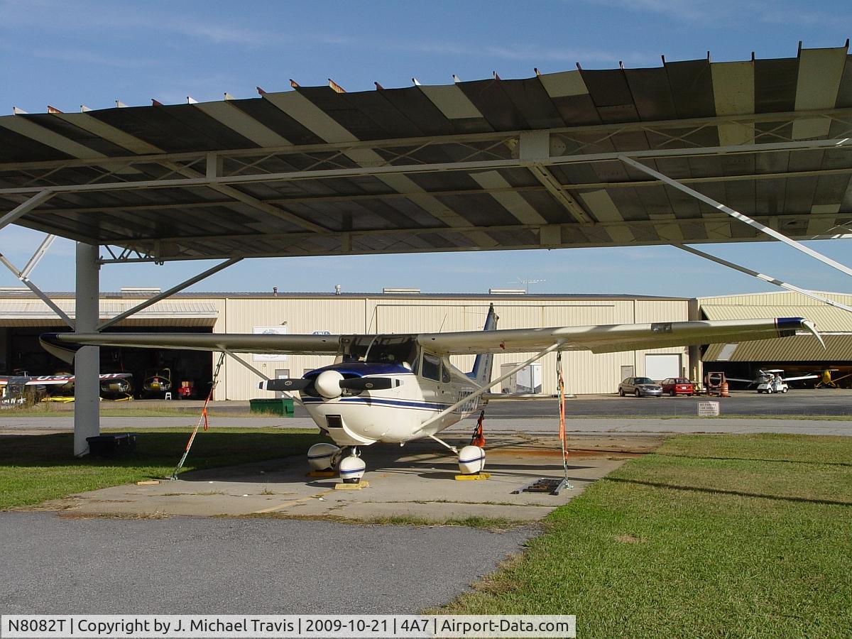 N8082T, 1960 Cessna 175B Skylark C/N 17556782, N8082T at 4A7