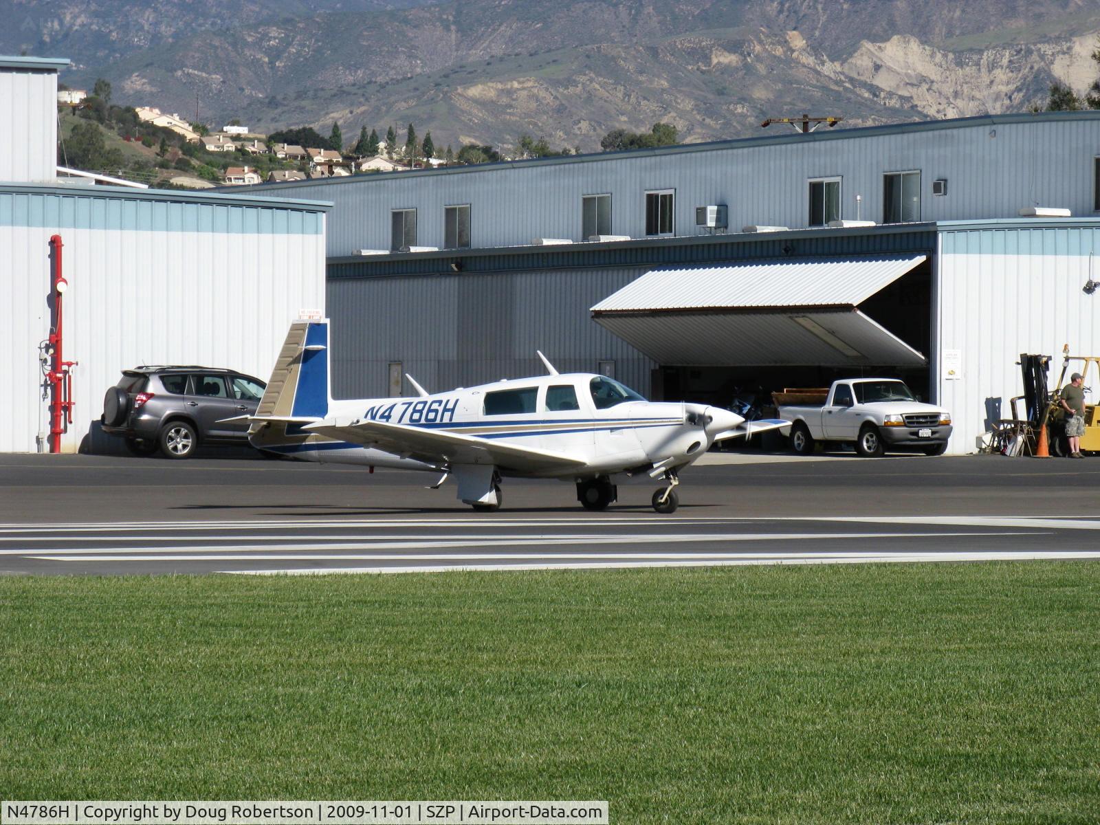 N4786H, 1979 Mooney M20J 201 C/N 24-0876, 1979 Mooney M20J 201, Lycoming IO-360 A&C 200 Hp, taking the active Rwy 04