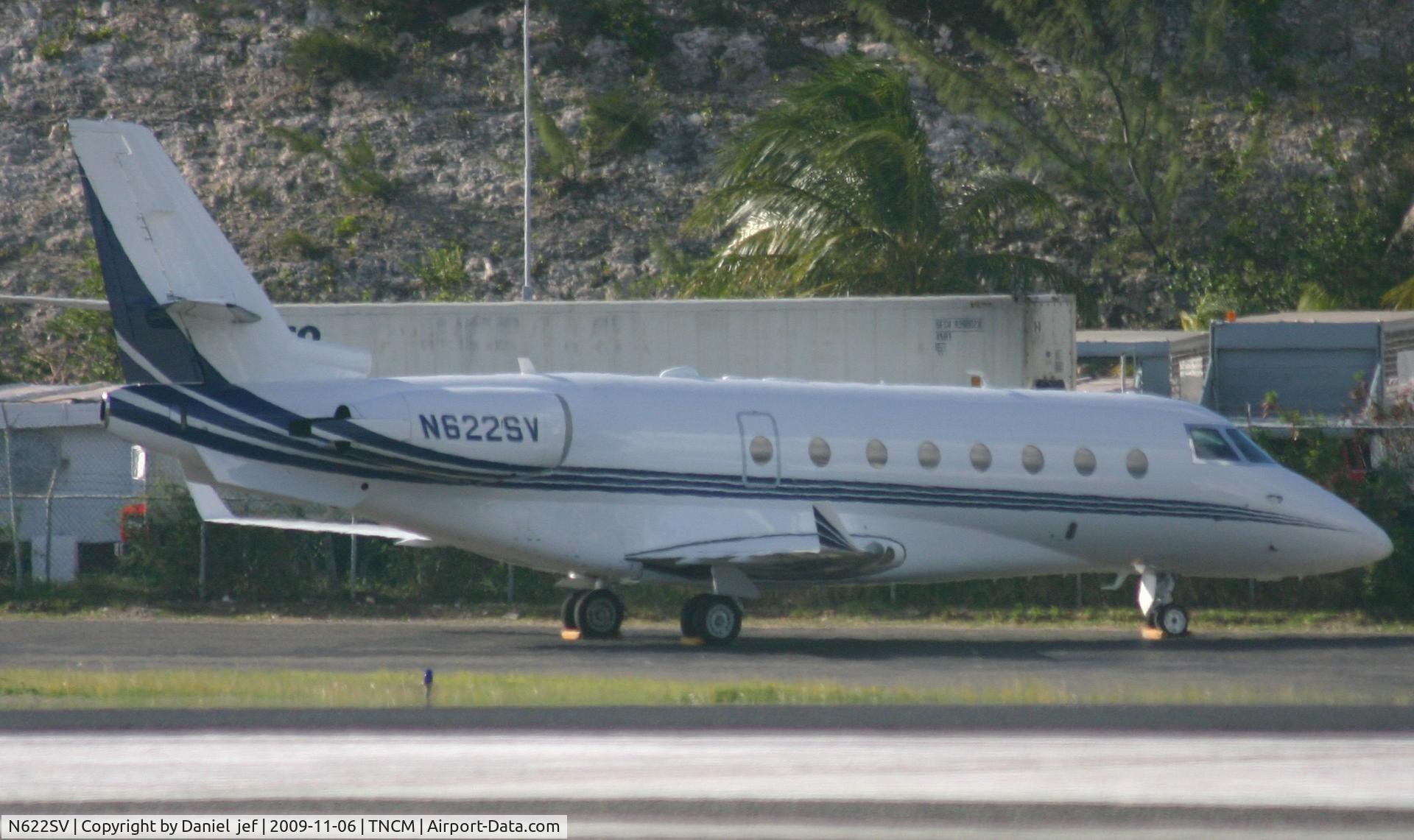N622SV, 2000 Israel Aircraft Industries IAI-1126 Galaxy C/N 015, Park at teh cargo ramp after landing the night befor
