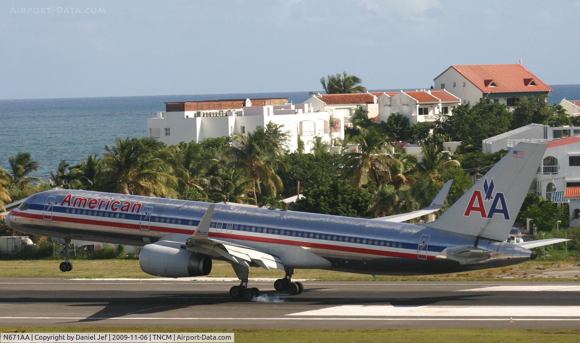 N671AA, 1992 Boeing 757-223 C/N 25336, American airlines ariving at tncm
