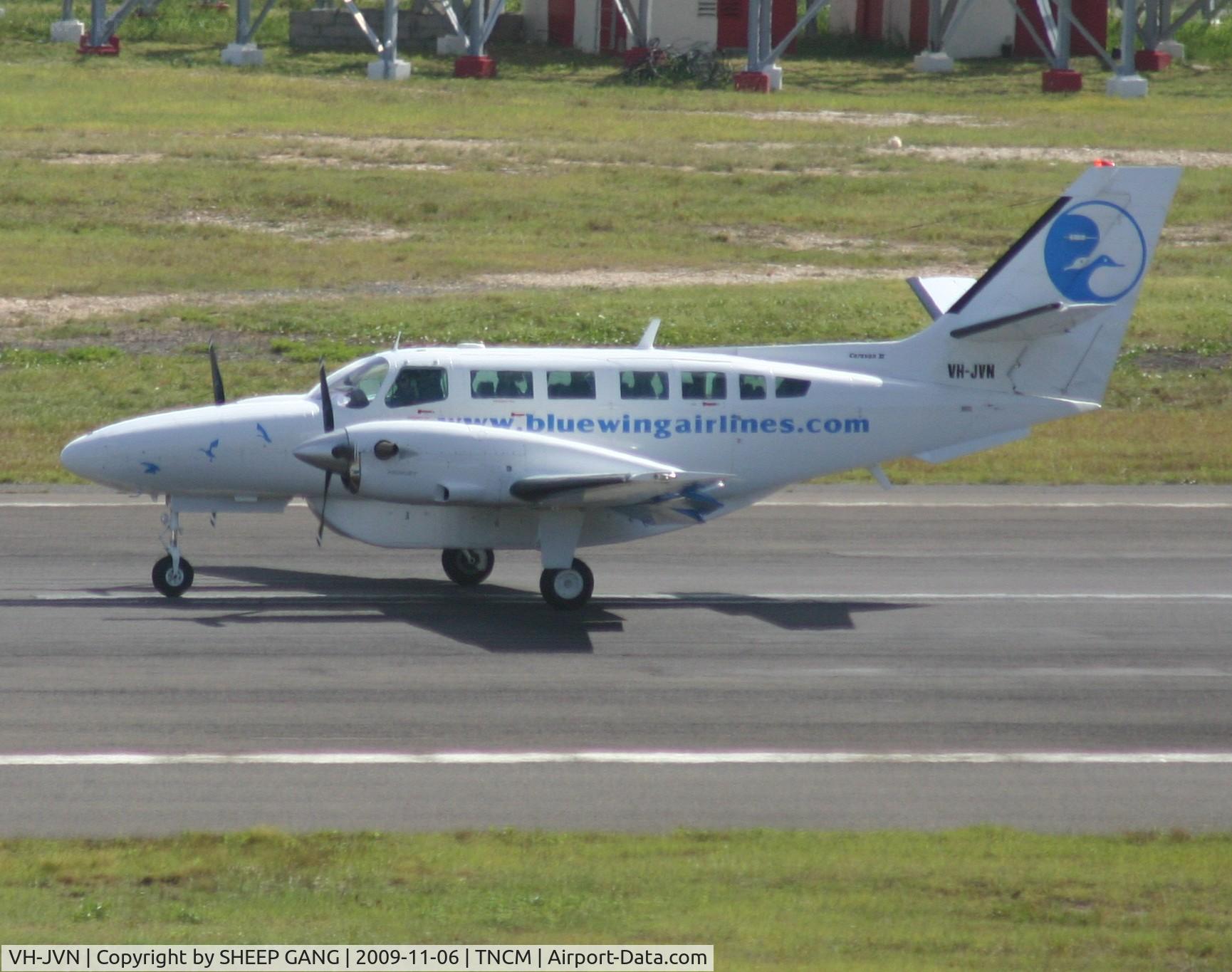 VH-JVN, 1989 Reims F406 Caravan II C/N F406-0033, blue wing airlines landing at tncm.