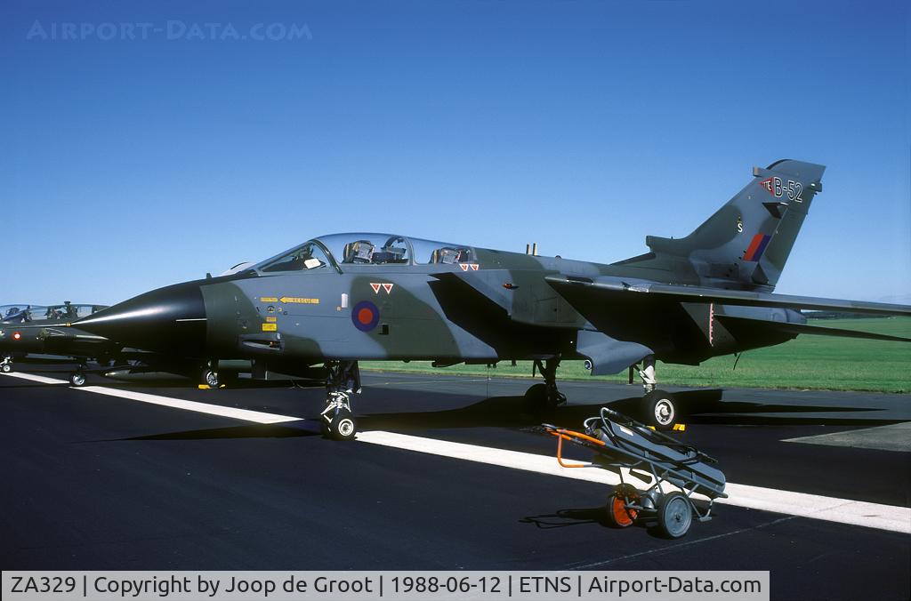 ZA329, 1980 Panavia Tornado GR.1 C/N 024/BS005/3011, Two months after this air show ZA329 was w/o.