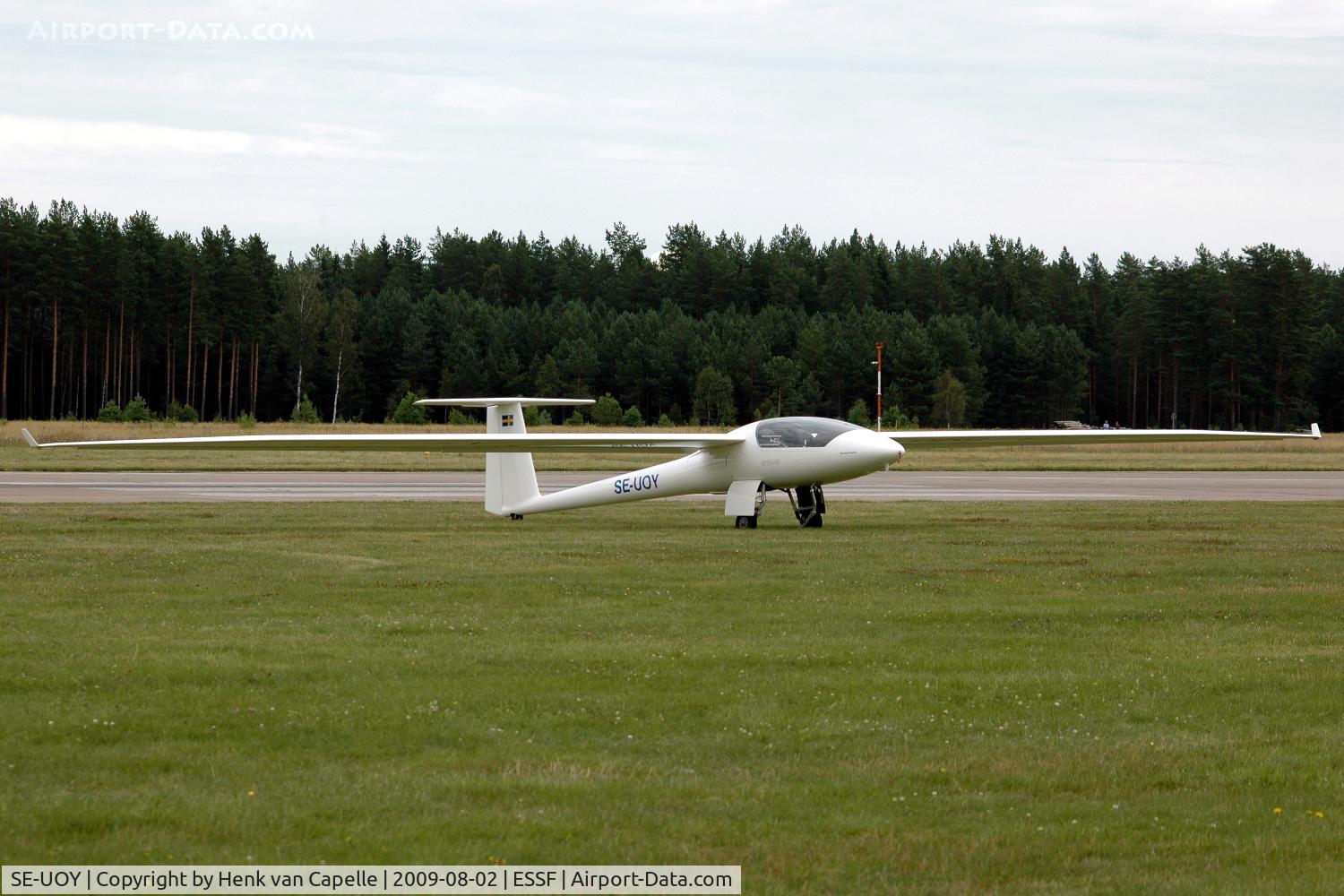 SE-UOY, 2004 Stemme S-10VT C/N 11-085, The ultimate motorglider: retractable landing gear and propeller!