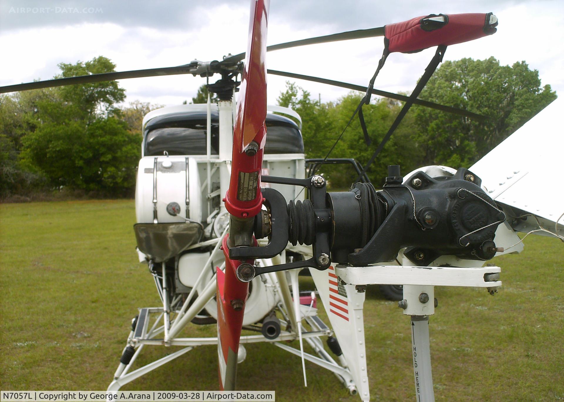 N7057L, 1967 Hughes 269A C/N 1281052, Tail rotor gearbox