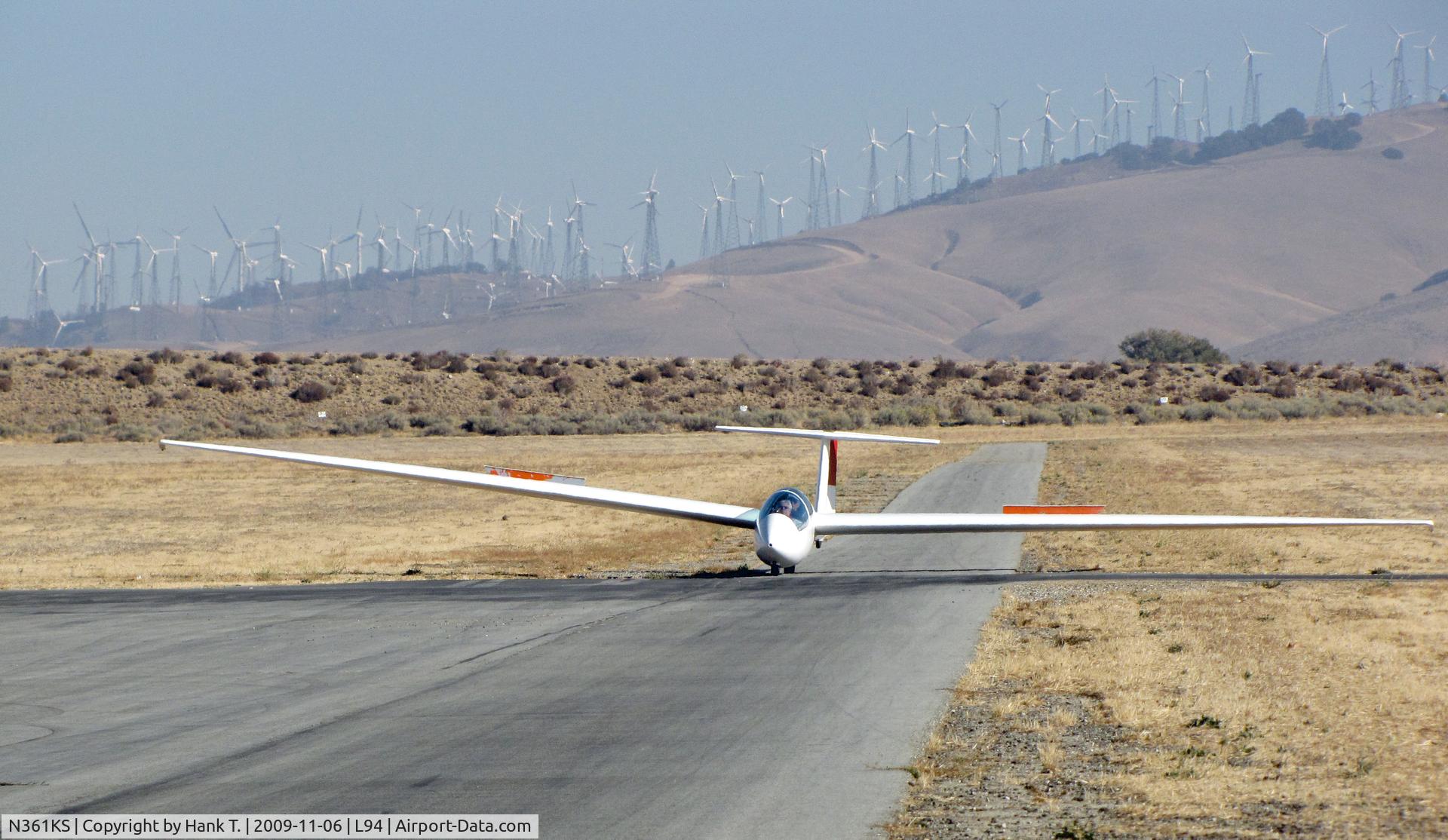 N361KS, 1984 Schleicher ASK-21 C/N 21224, Landing